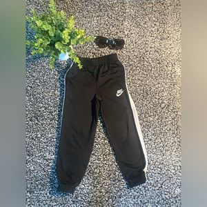 Nike black joggers 5T